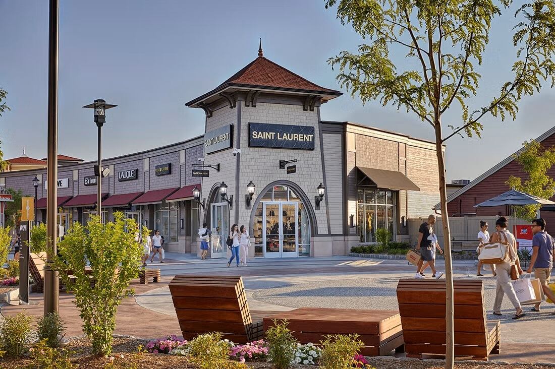 A una hora de Nueva York: el outlet para comprar marcas de lujo con hasta 70% de descuento