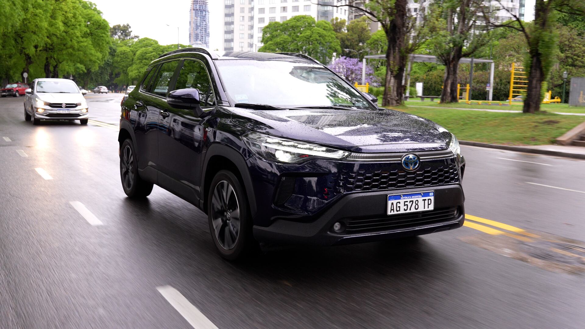 El Corolla Cross híbrido arranca en los $49.003.000