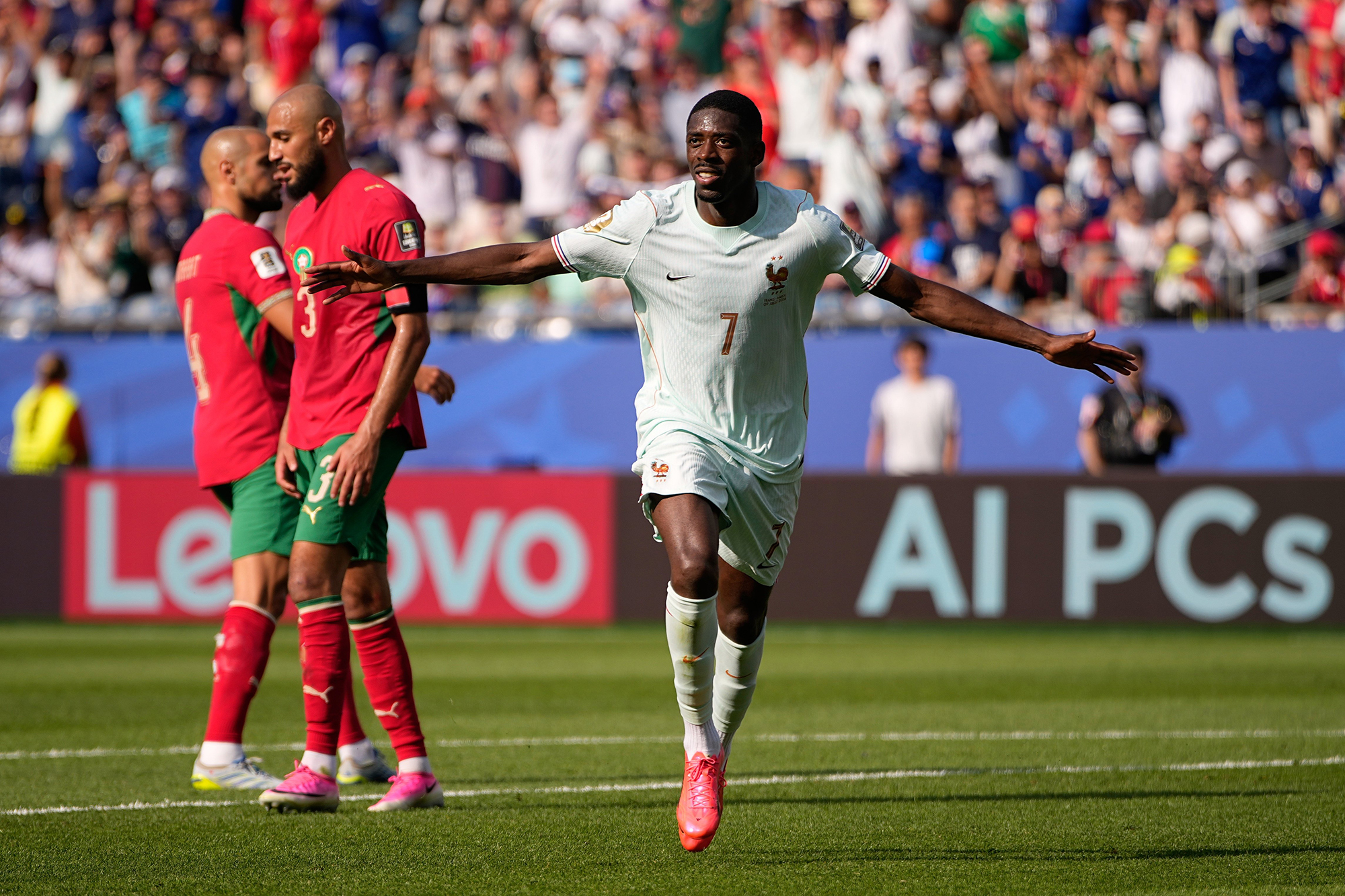 Ousmane Dembele celebra su gol para Francia ante Marruecos