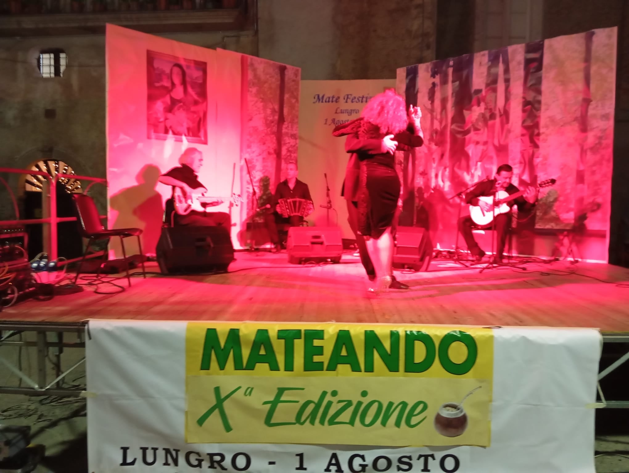 Baile de tango en la fiesta del mate 2024