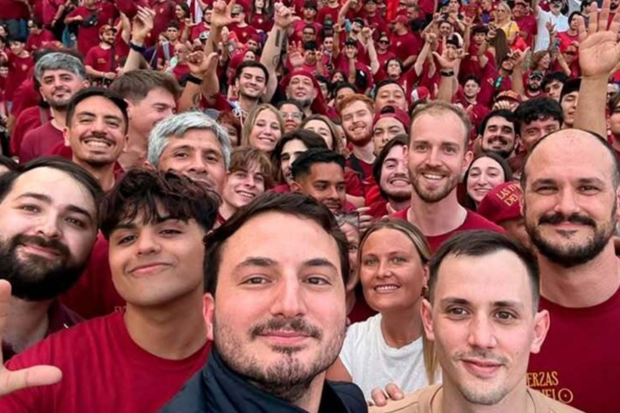 Agustín Romo (centro) y Santiago Santurio (derecha) en un acto con Las Fuerzas del Cielo