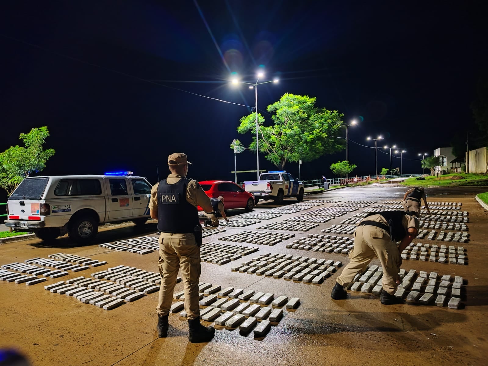 Prefectura secuestró más de 1300 panes de marihuana en un control fronterizo en Corrientes