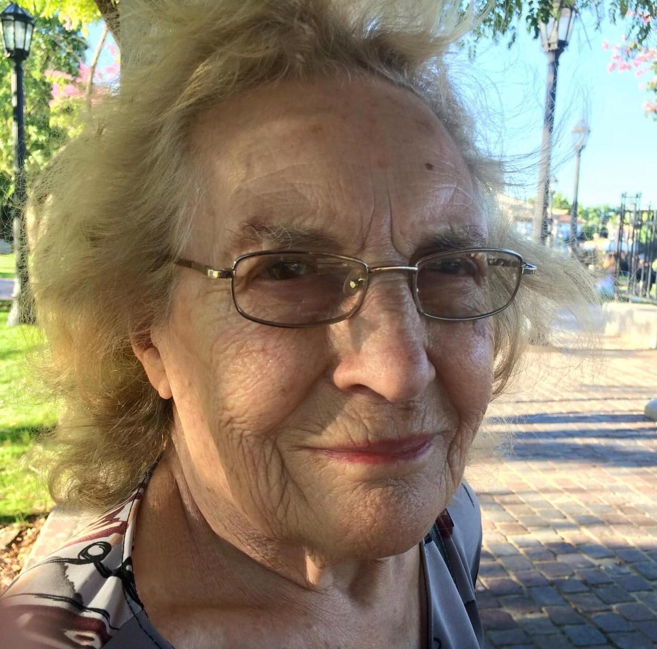 Diego fue criado desde los 13 años por su abuela Lela, a quien reconoce como una de las personas que más influyeron en su vida personal y profesional