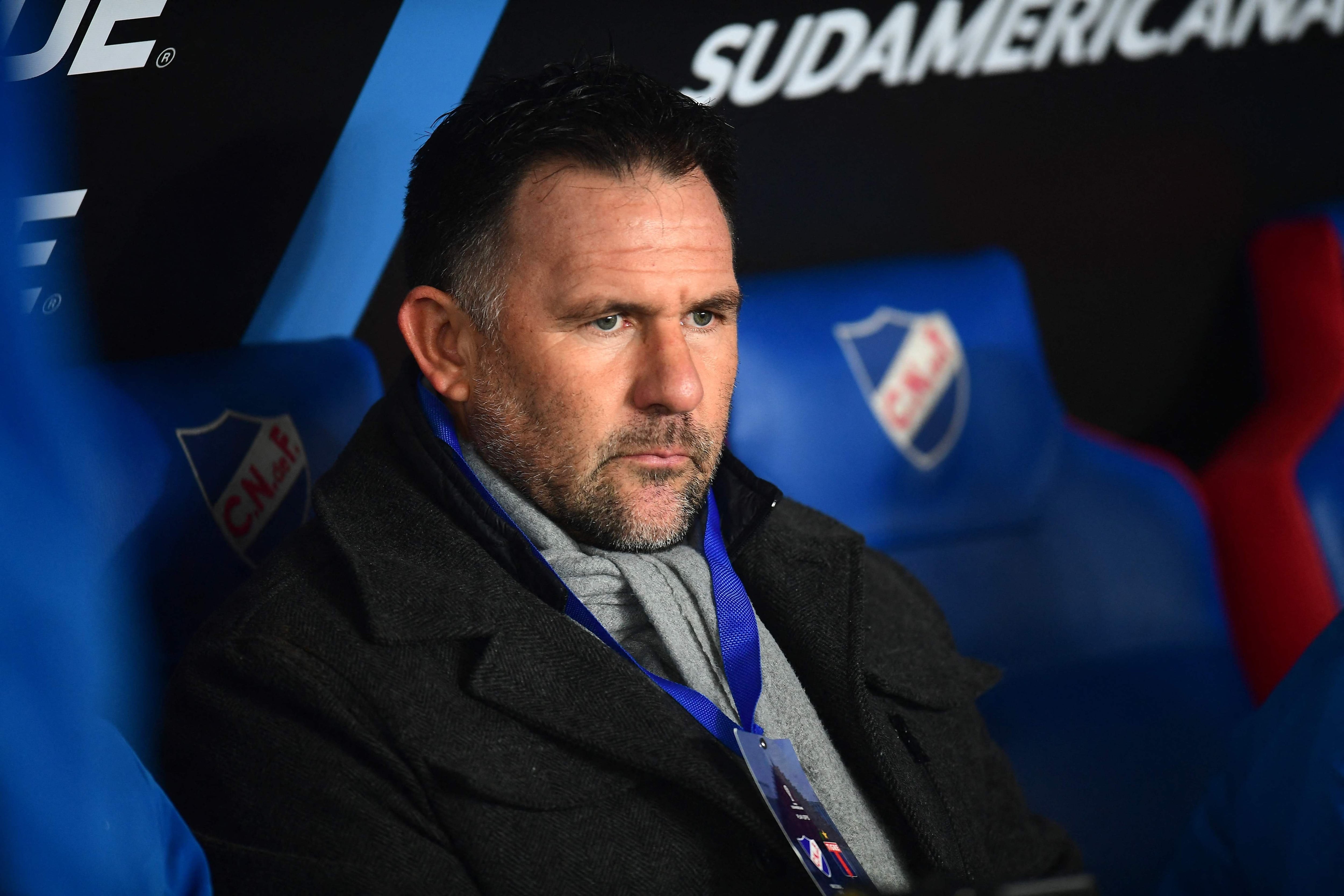 Las eliminaciones de la Copa Sudamericana y la Copa Argentina, cuatro partidos sin triunfos en el torneo Clausura y fuera de los playoffs... Diego Dabove renunció en Tigre