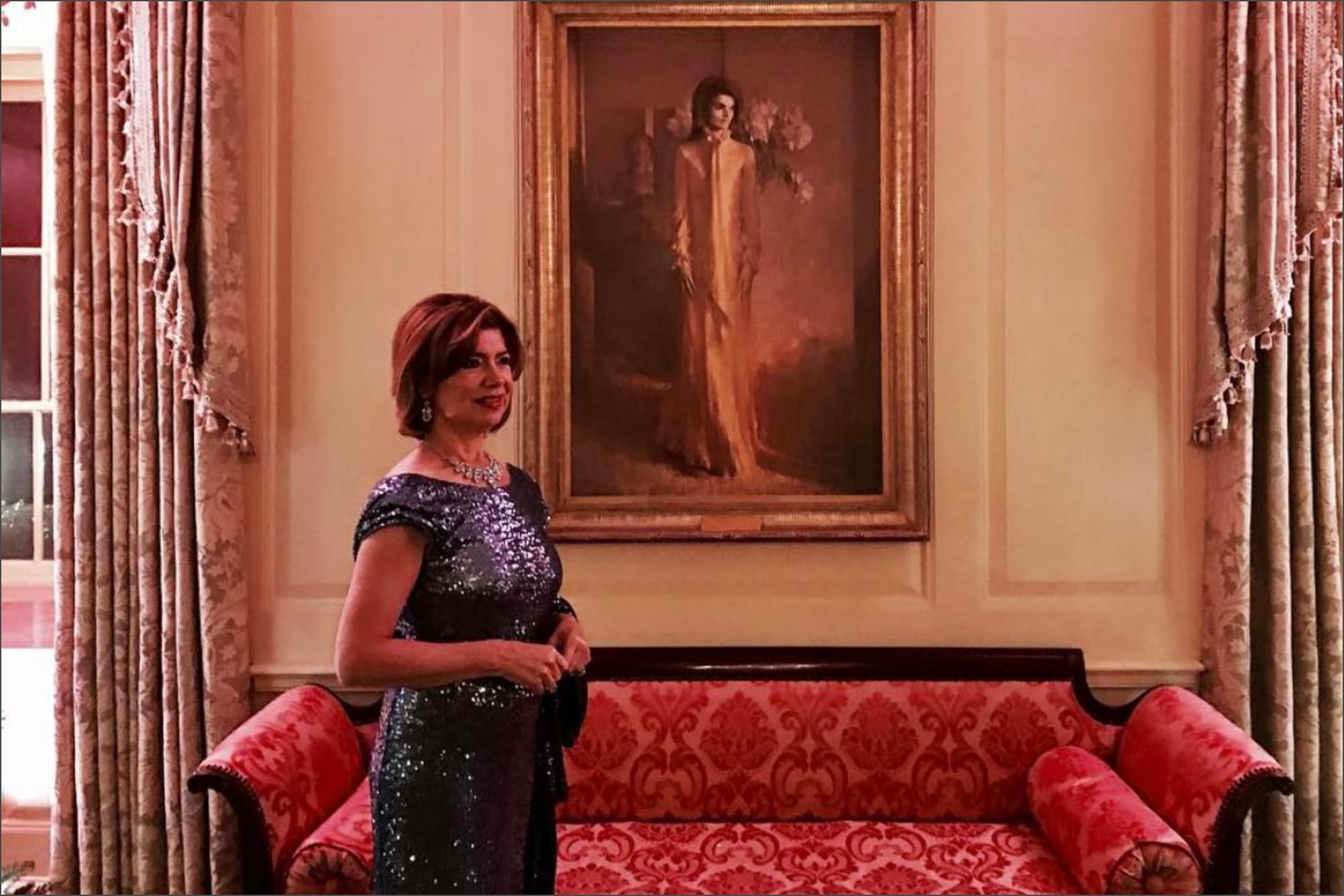 María Contreras-Sweet llegó de México a EE.UU. a los cinco años y al crecer se convirtió en una figura clave de la administración pública