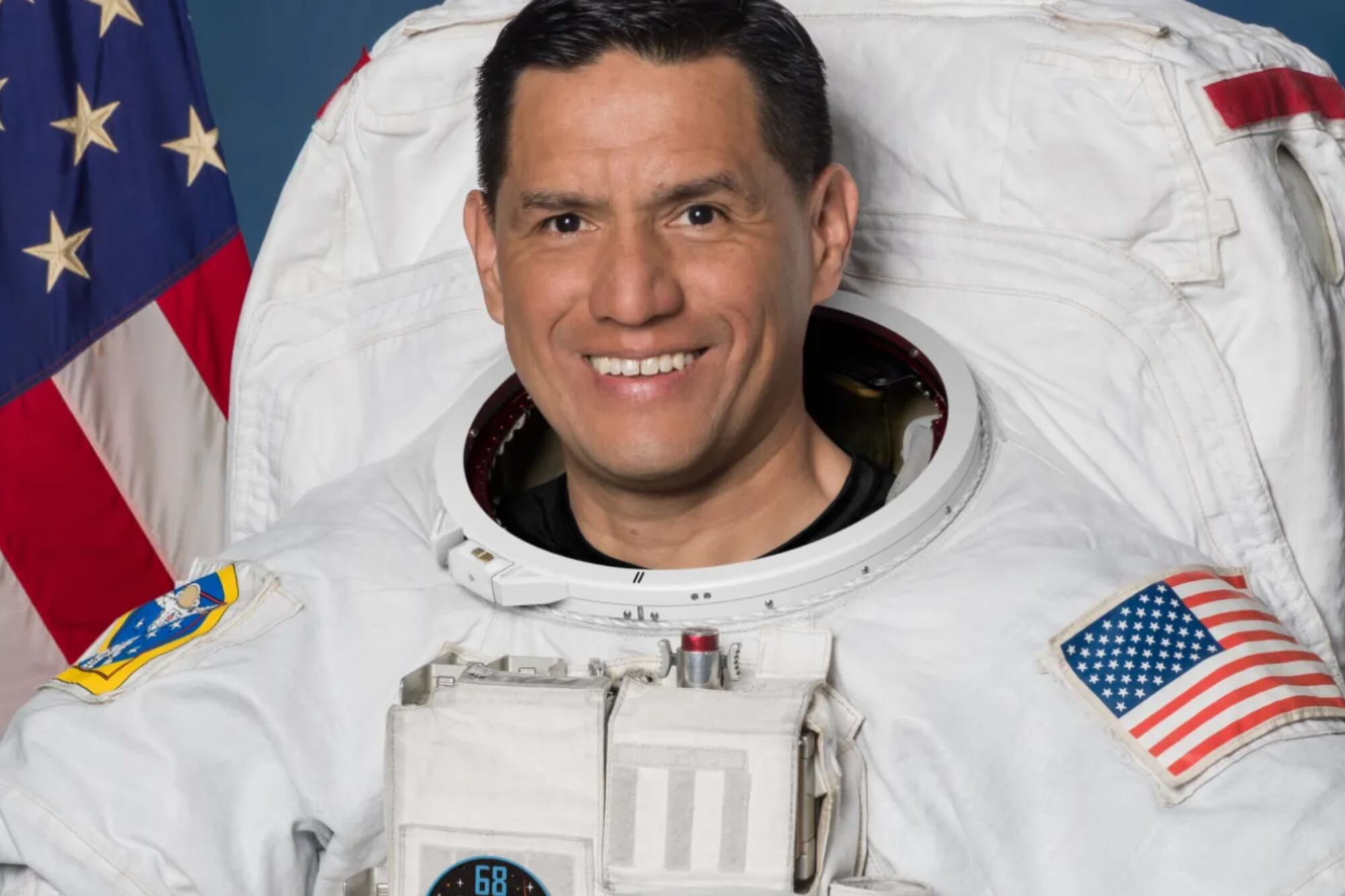 El origen latino del “astronauta récord” que integrará el Artemis III rumbo a la Luna