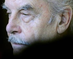 Josef Frtizl tuvo siete hijos con su hija; uno murió a las pocas horas de nacer, y él se encargó de incinerar su cuerpo en la estufa (Getty Images)