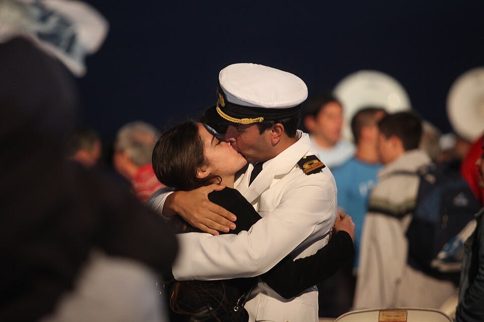 Luego de que la Fragata Libertad estuviera varios meses varada en Ghana, los tripulantes se reencontraron con sus familiares en la Base Naval de Mar del Plata, 9 de enero