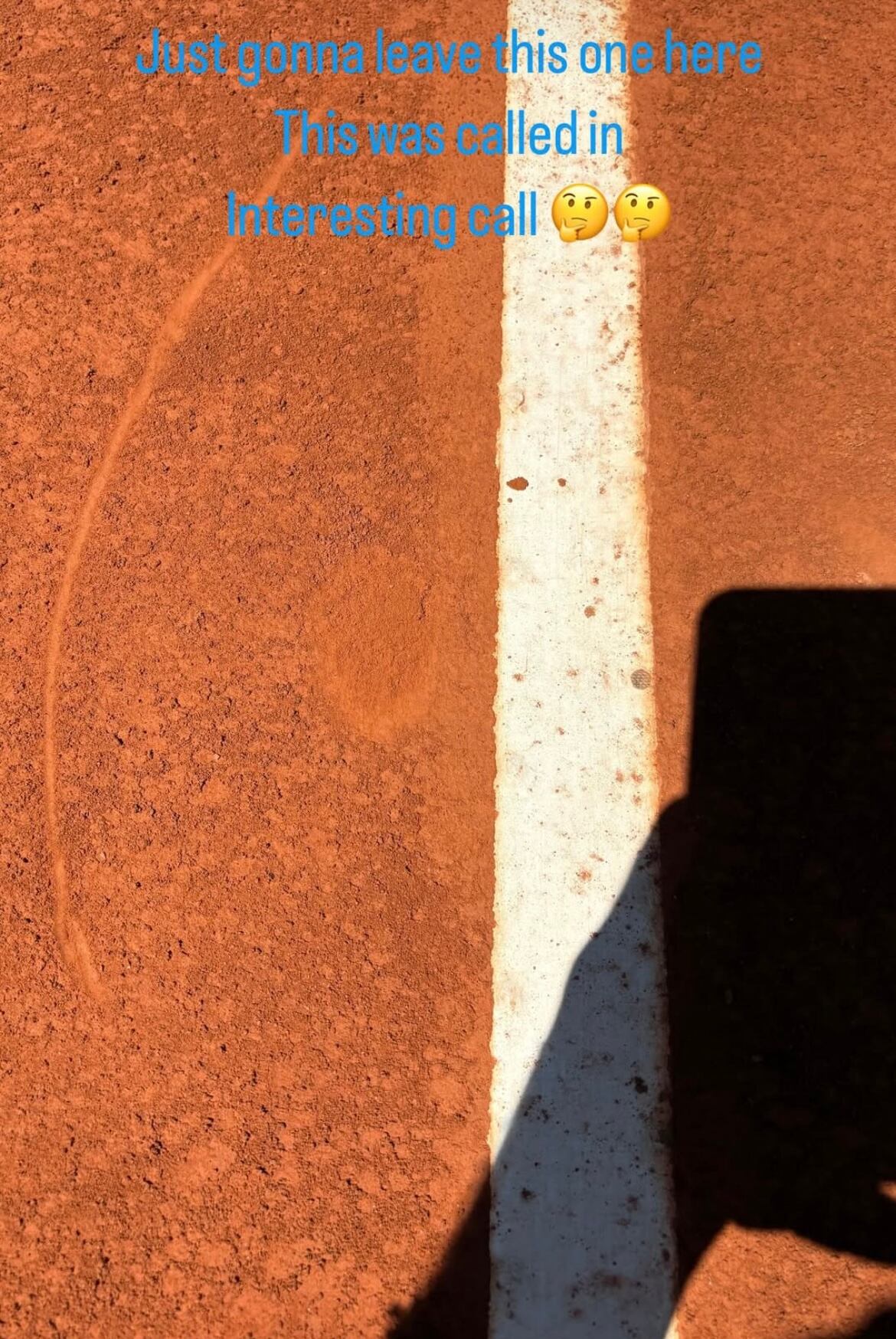 La fotografía de Zverev sobre el pique de la polémica muestra como si hubiera sido malo y que el reclamo del alemán era válido