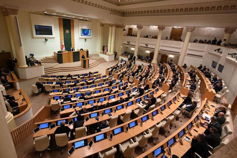 El parlamento aprobó el proyecto con la aplastante mayoría del partido oficialista Sueño Georgiano.