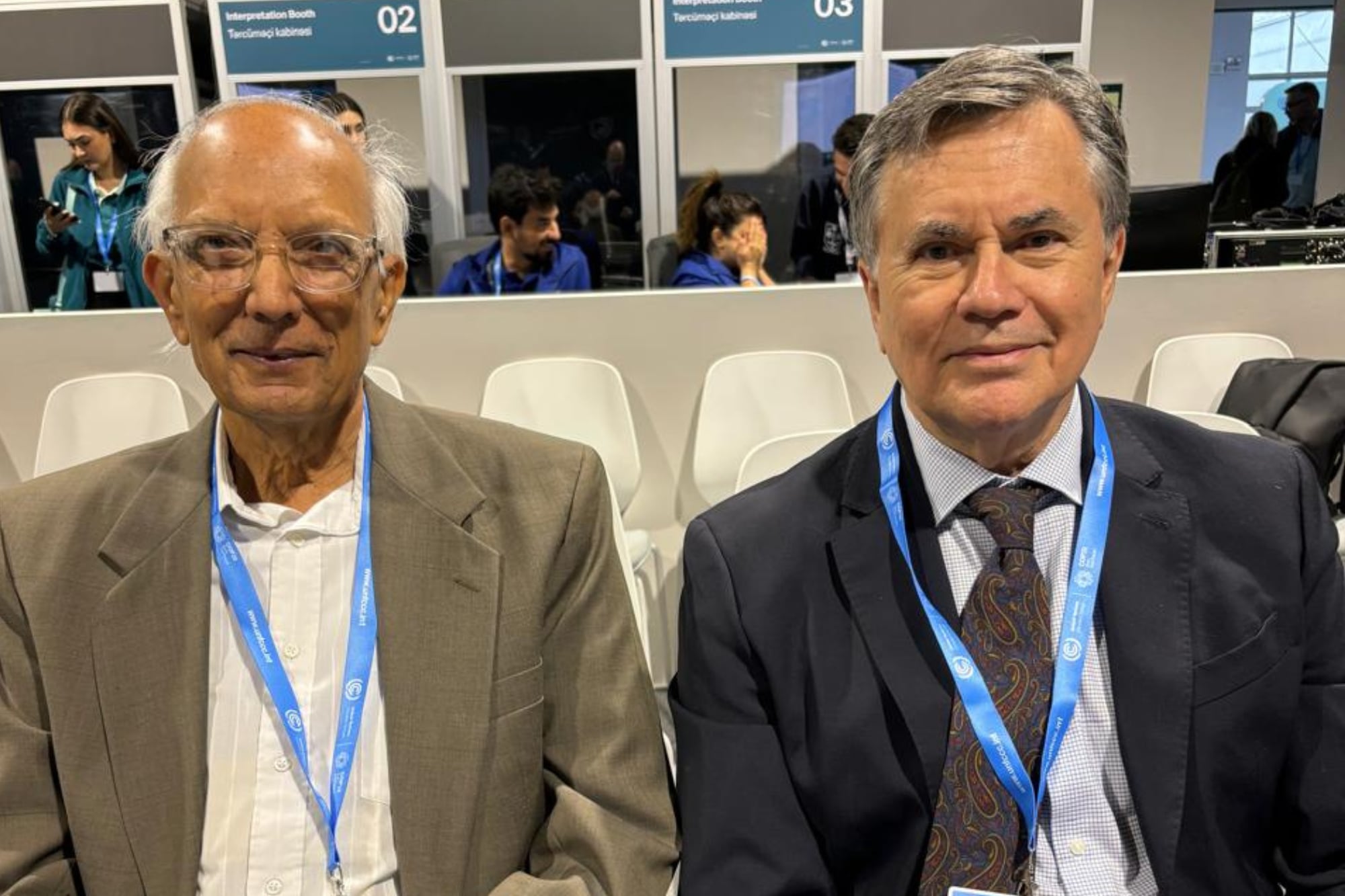 El coganador del Nobel de la Paz, Rattan Lal, y Manuel Otero, director general del Instituto Interamericano de Cooperación para la Agricultura (IICA)