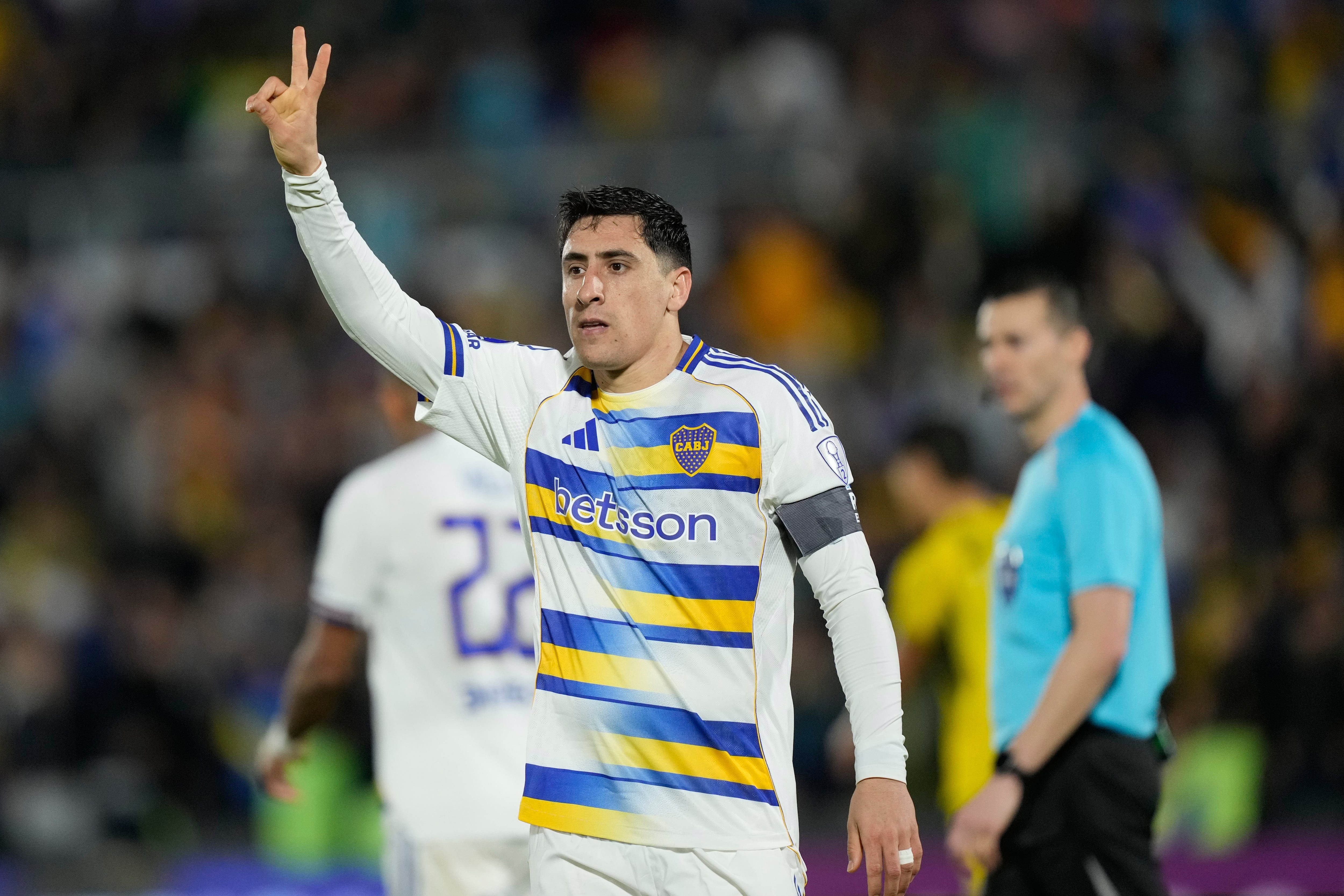 Miguel Merentiel volvió a ser el nueve y marcó el gol más lindo de la noche, después de una gran jugada individual