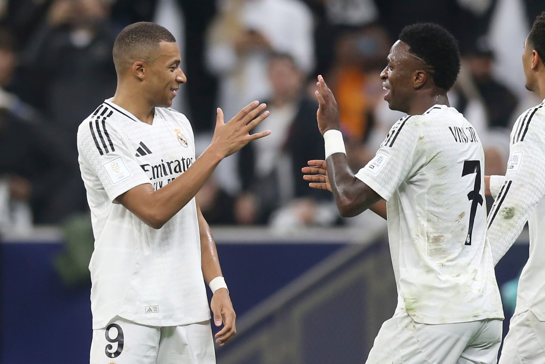 El francés Kylian Mbappé con el brasileño Vinicius Junior, figuras de Real Madrid