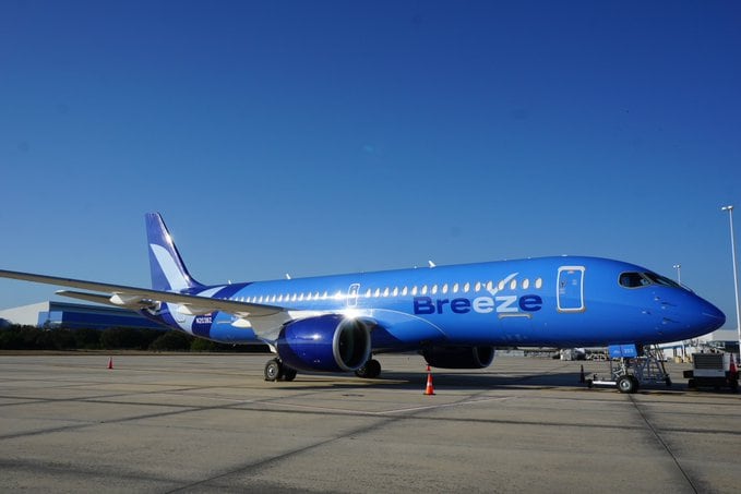 La aerolínea Breeze Airways estrenó en 2021 y promete comodidad a bajo costo