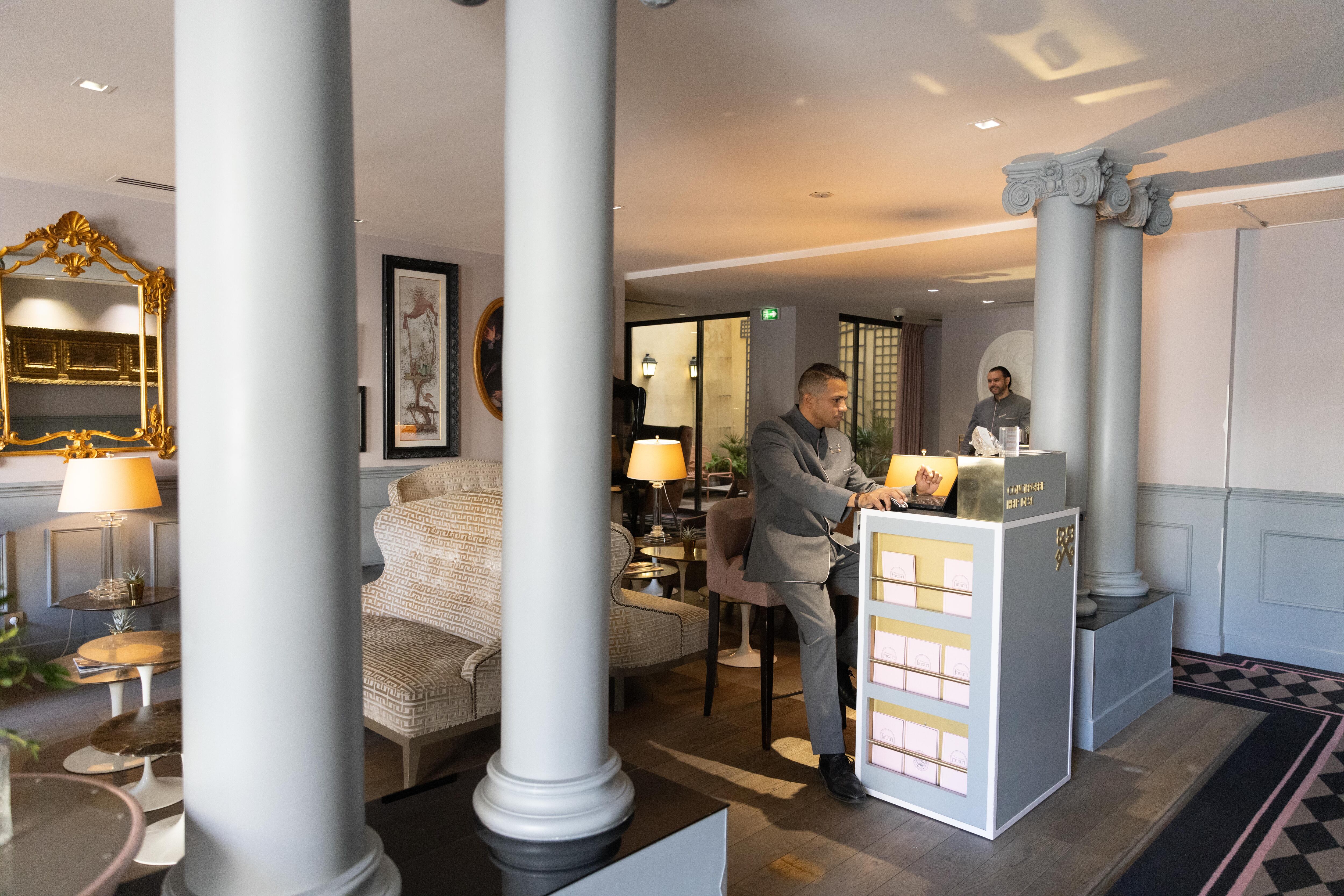 La Maison Favart se destaca por la atención de su gente.