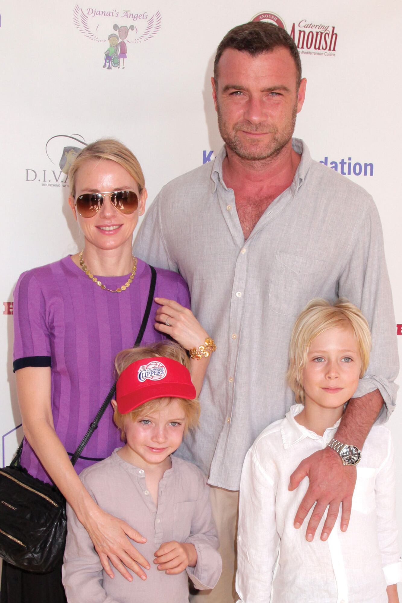 La actriz y su ex pareja, Liev Schreiber, junto a sus hijos Kai (15) y Sasha (16) en marzo de 2015.