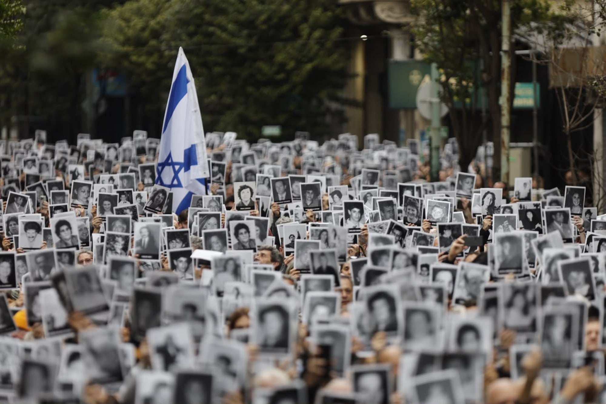 Acto en conmemoración por los 32 años de atentado a la AMIA con la presencia de Javier Milei