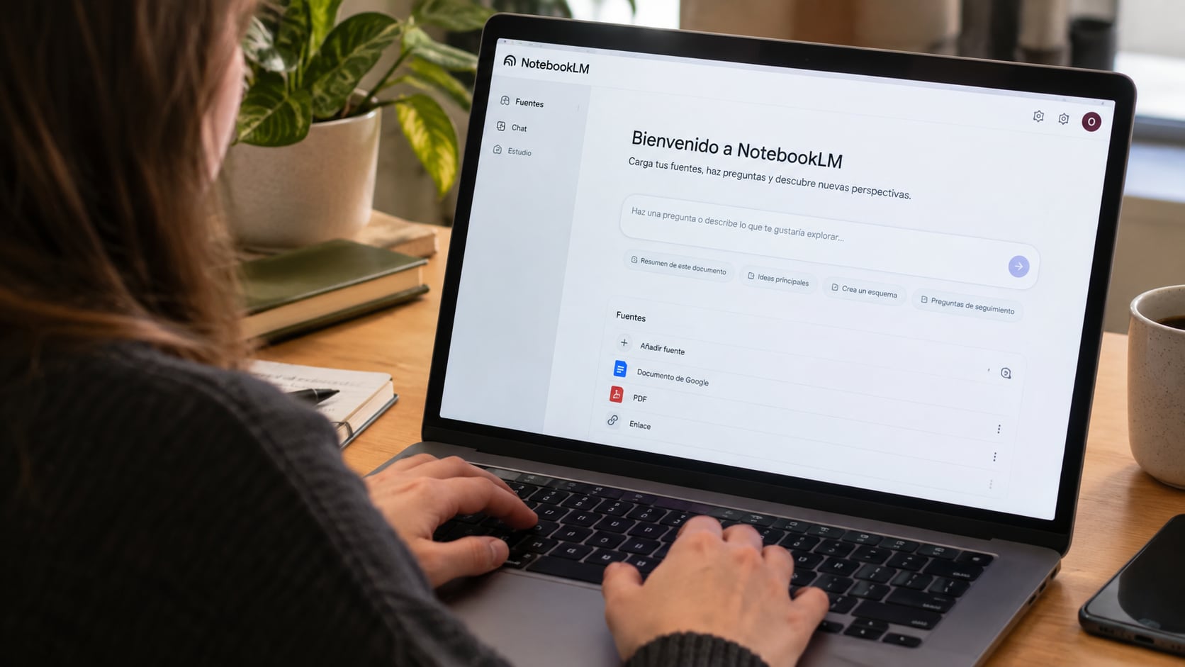 Cómo usar NotebookLM para estudiar, preparar reuniones y organizar información: la guía definitiva