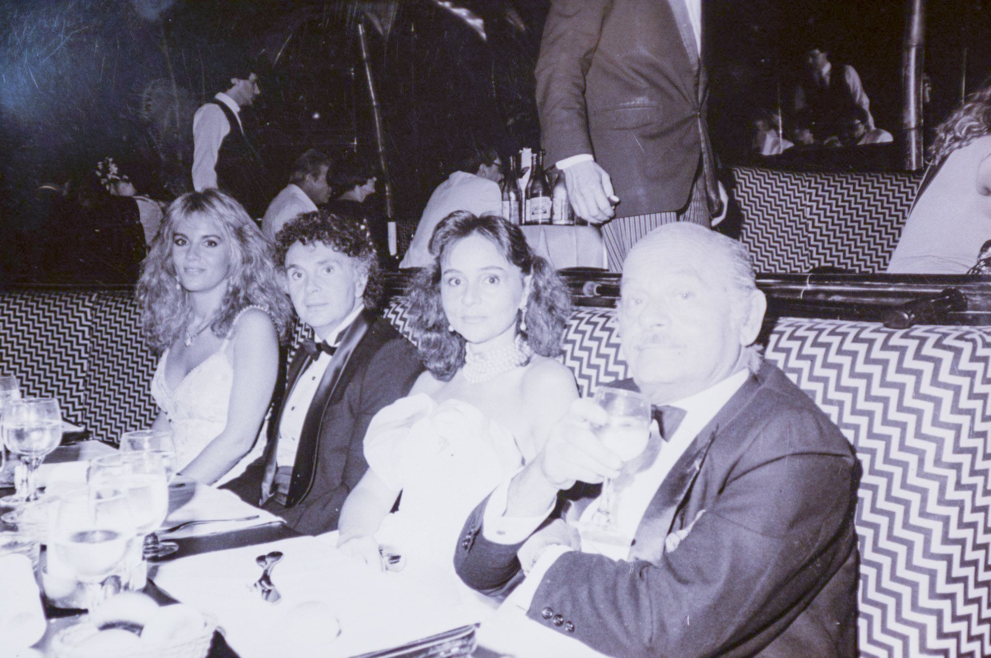 Desde la izquierda: Graciela Alfano, Dr. Zelicovich; Ginger Shlieffer De Vaien y Cecilio Madanes