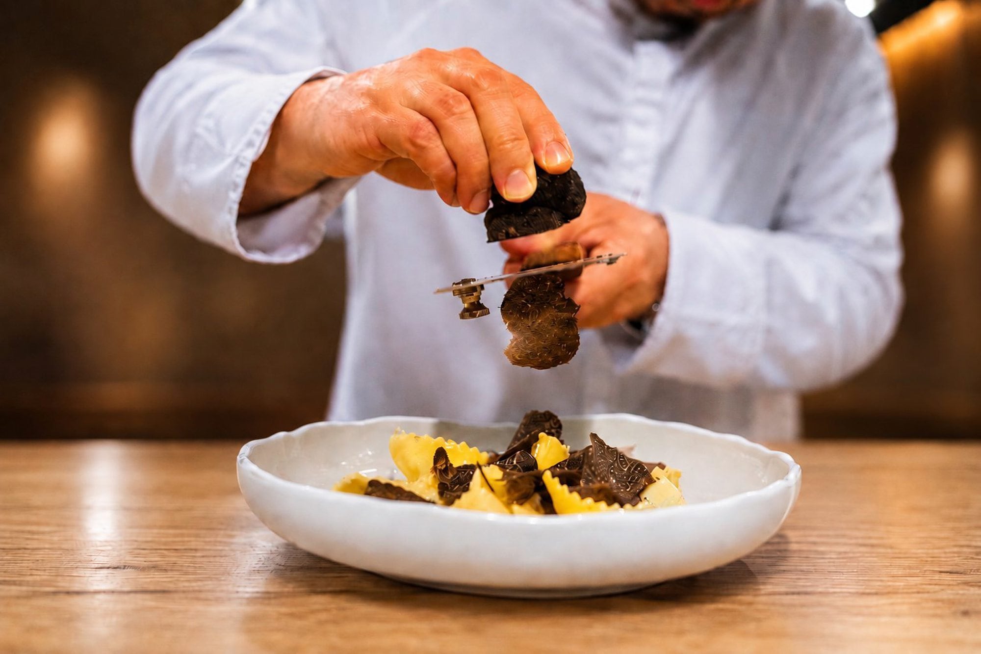 Dónde probar platos con “diamante negro”, uno de los ingredientes más caros del país