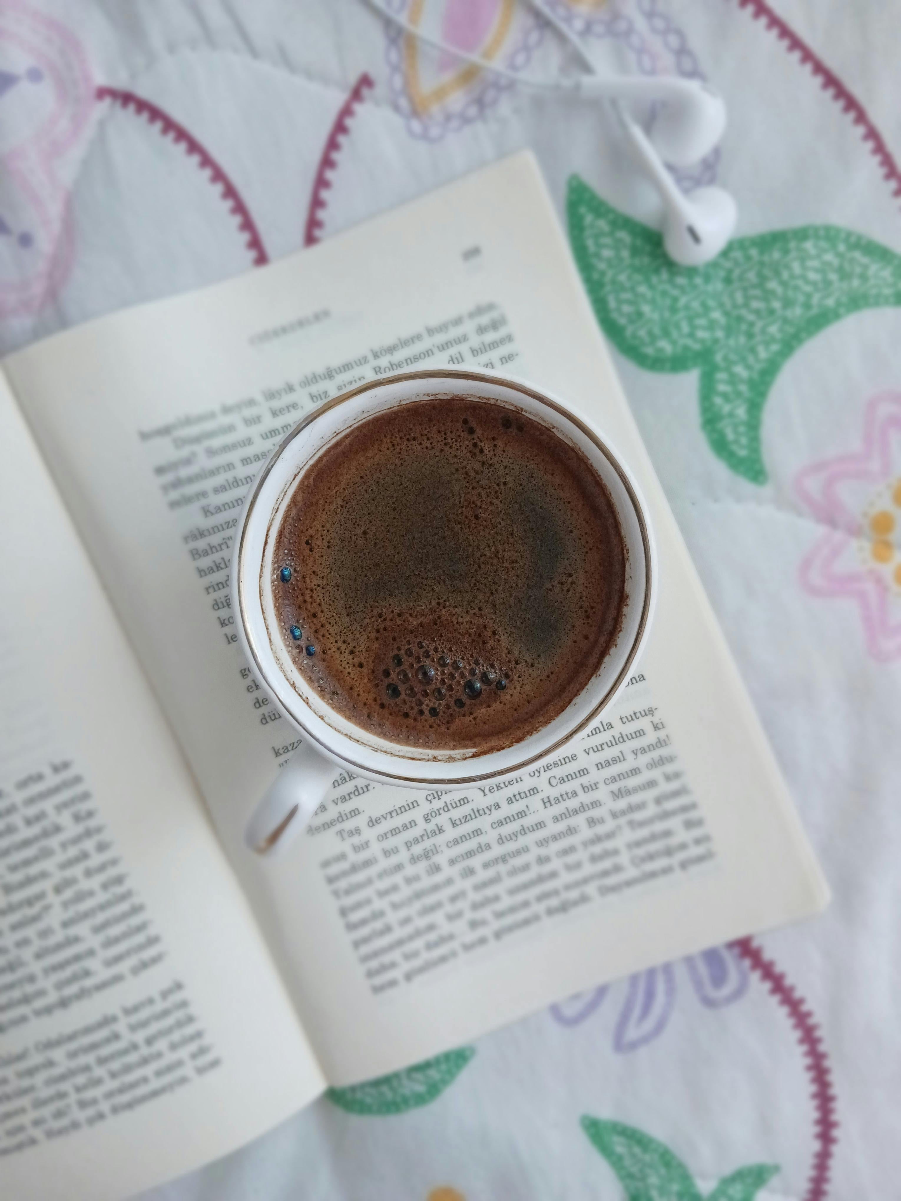 Las personas con niveles altos de ansiedad también tuvieron efectos positivos tras beber café, según estudio (Pexels/Melike Baran)