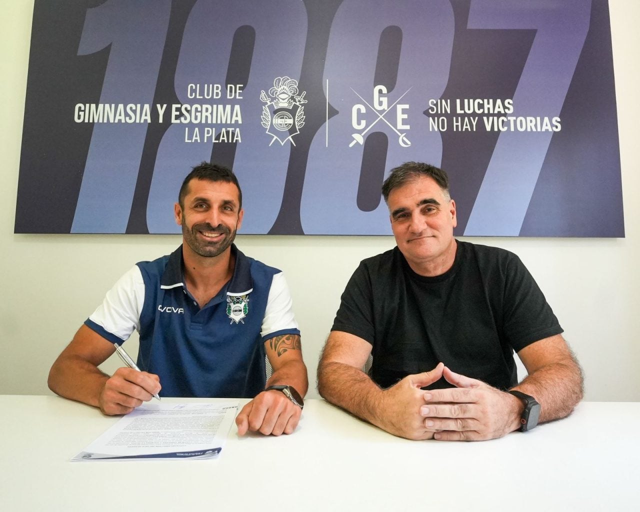 Zaniratto junto a Carlos Anacleto, el día en el que el entrenador firmó su contrato como entrenador del primer equipo poco más de cuatro meses después, fue despedido