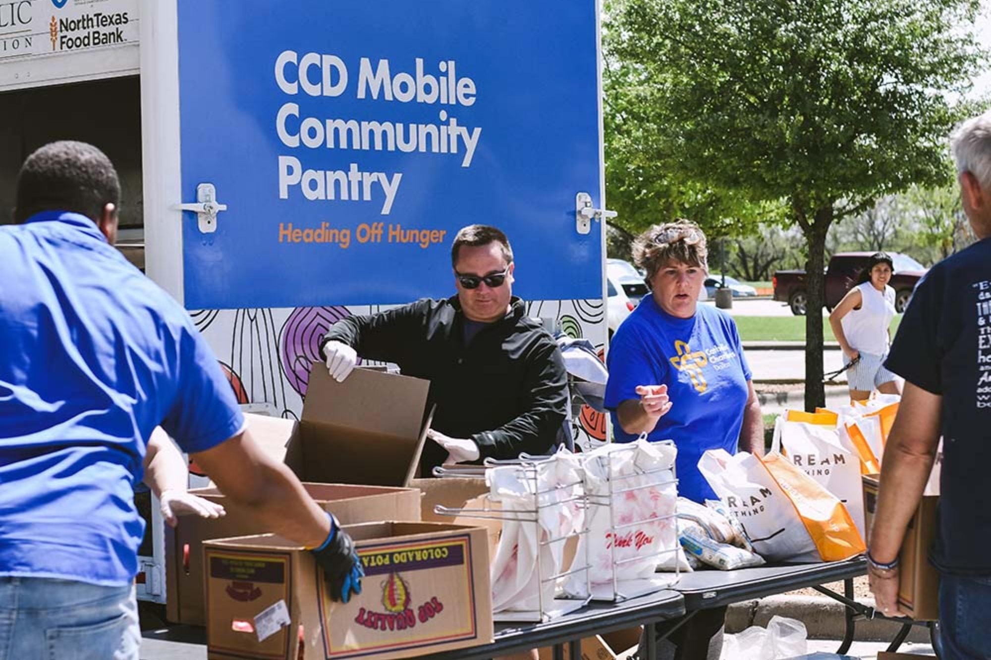 Las Catholic Charities Dallas entregarán alimentos gratis en Texas en la semana del 6 al 12 de abril en ubicaciones establecidas