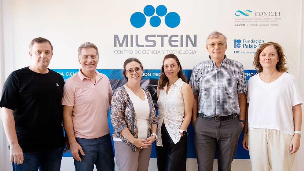 El equipo que desarrolló el Neokit para detectar el mal de Chagas en recién nacidos; en el centro, Carolina Carrillo y Luciana Larocca