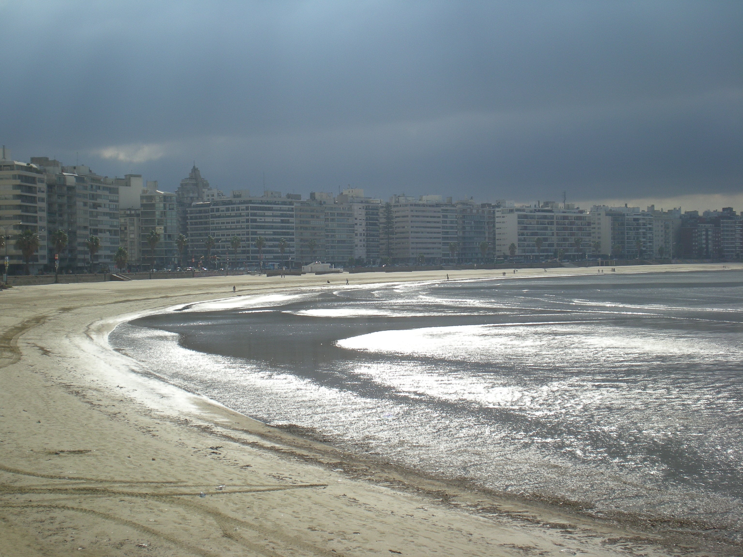 “Me parecía el mejor lugar del mundo, no le encontraba un defecto, hacía un frío de morirse, una humedad espantosa y yo decía ¡qué bello el invierno! Paseaba por los lugares más horribles y me parecían hermosos”.