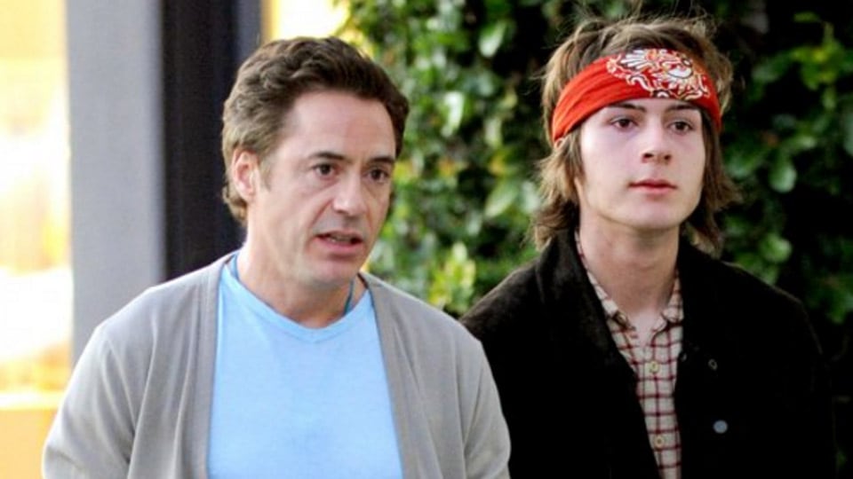 Indio junto a su padre, la estrella de Hollywood Robert Downey Jr.