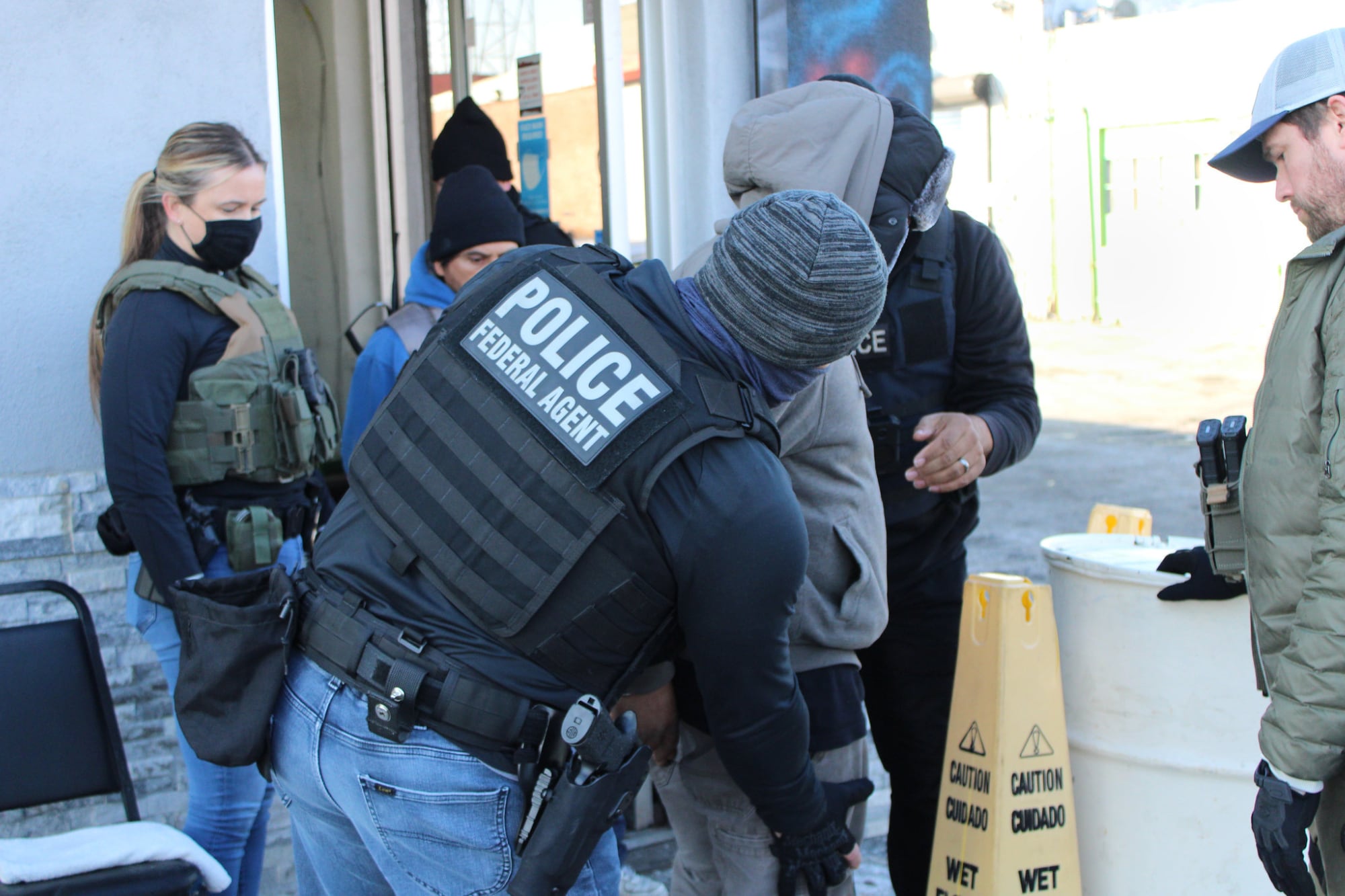 SB 4C permite arrestos estatales por estatus migratorio