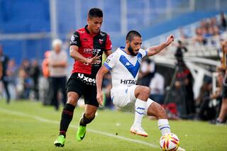 Vélez se lucía con Vargas, pero lo condicionó un error de Cufré: 1-1 con Colón
