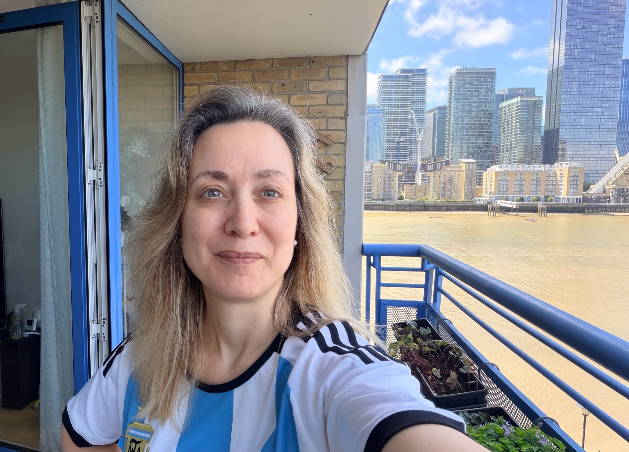 “Ese sentimiento de hermandad y unión que se siente gracias a la expectativa que genera un partido de la selección. Se borran las diferencias y sale a la luz eso que tal vez durante el año no se siente: el sentimiento de que todos somos uno