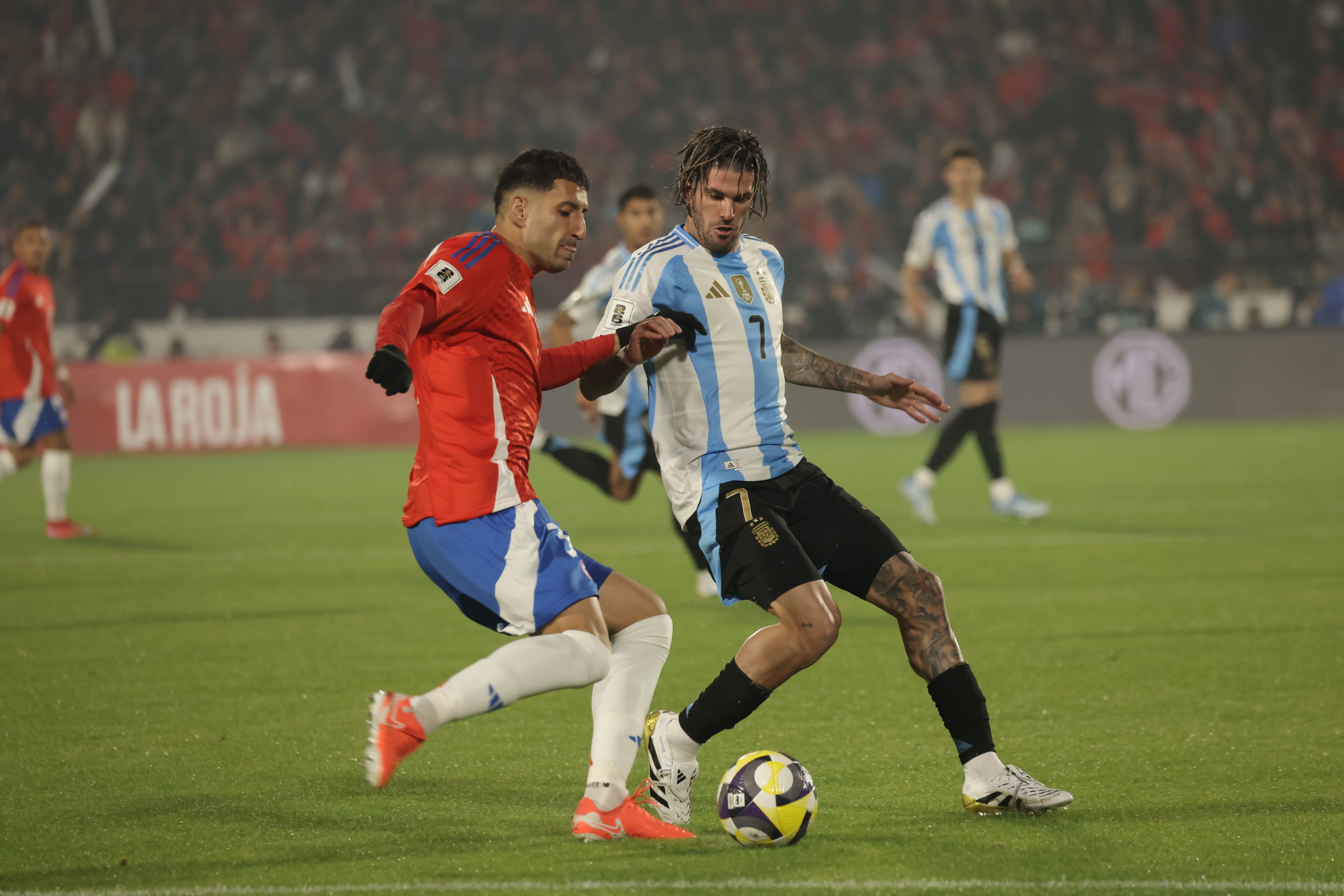 Rodrigo de Paul durante el partido de Argentina vs. Chile, en Santiago