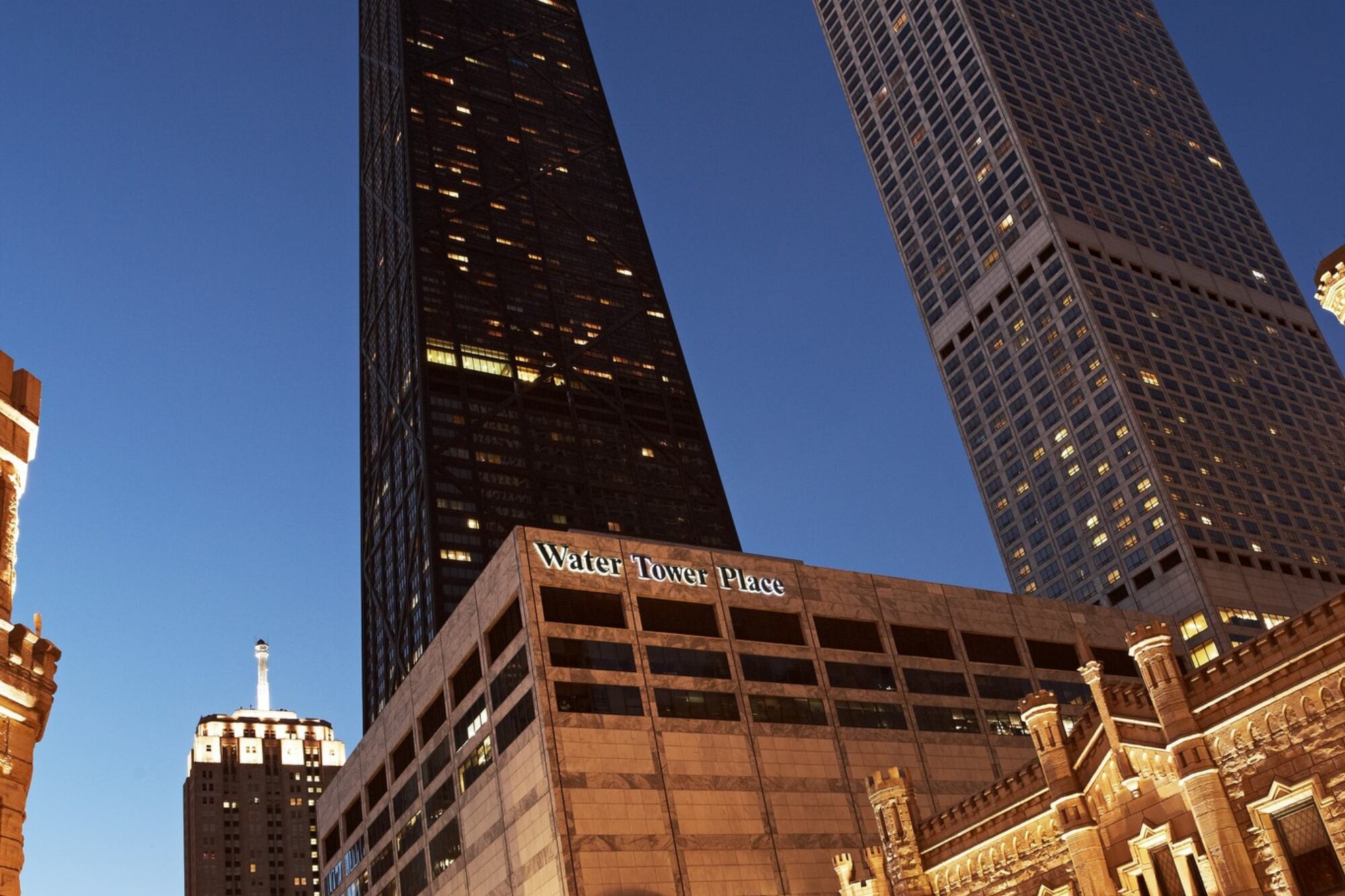 El proyecto del Water Tower Place forma parte de una iniciativa más amplia para reposicionar a Michigan Avenue