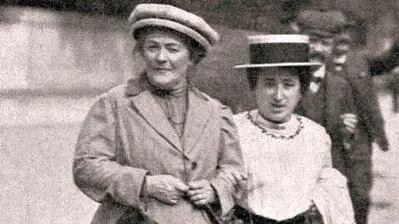 Clara Zetkin (izquierda) y Rosa de Luxemburgo (derecha), dos de las revolucionarias más destacadas del siglo XX