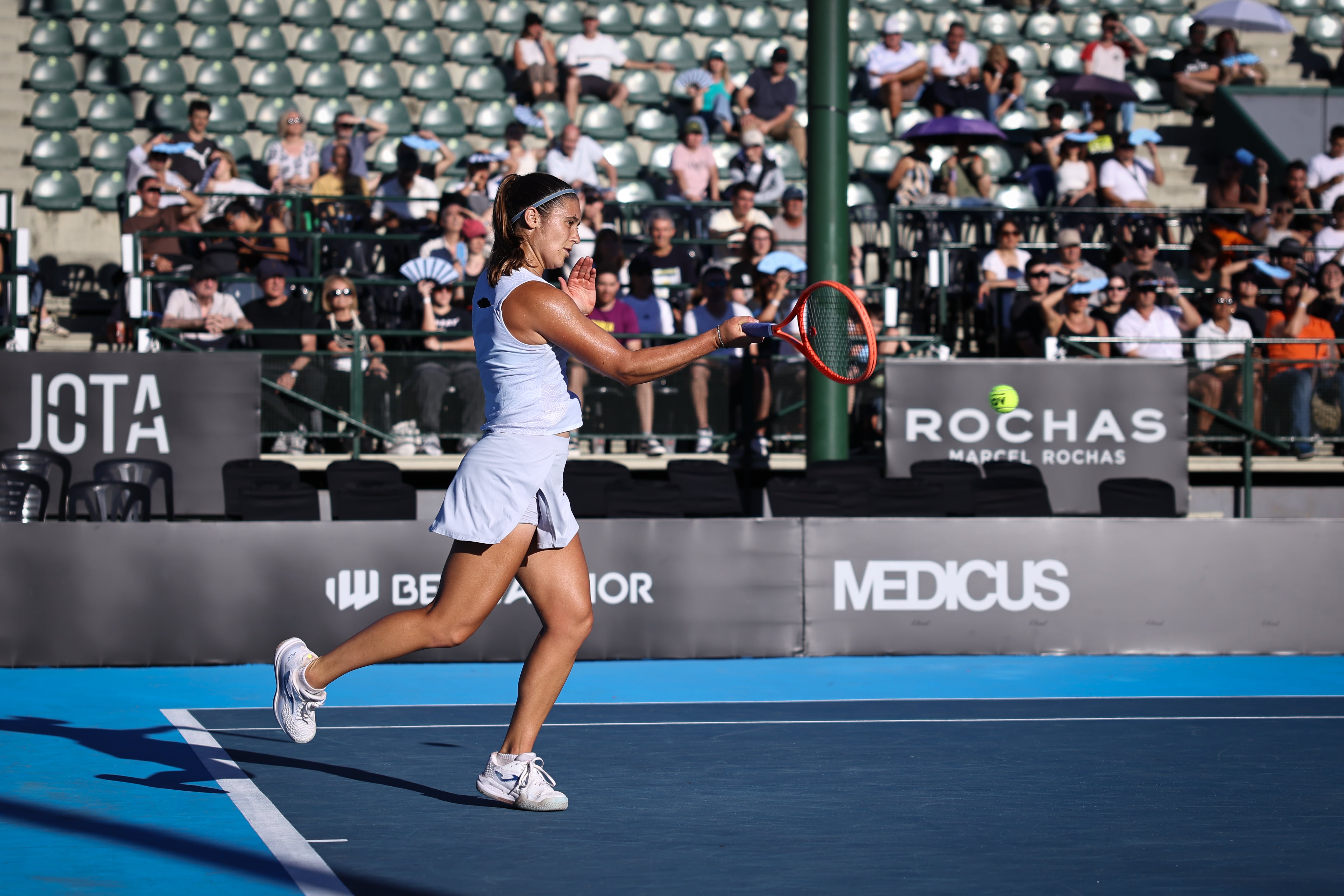 Riera le ganó a Jazmín Ortenzi la final de un certamen que pretende emular a escala el espíritu del Abierto de Australia, con buen tenis, música, gastronomía y ambiente familiar.
