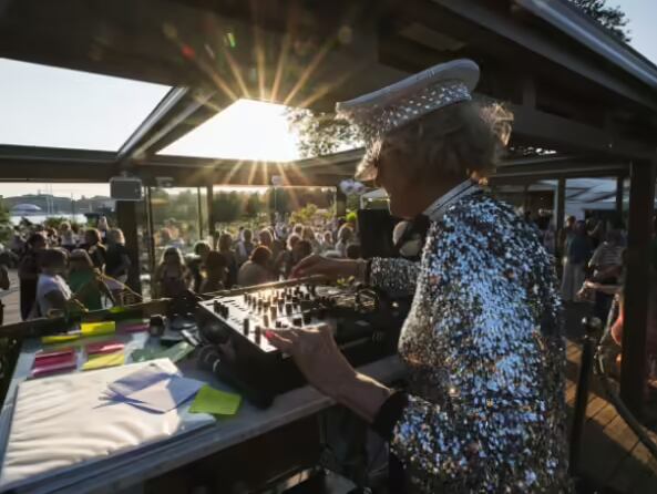 DJ Gloria vive en una residencia para ancianos (Foto: AFP)