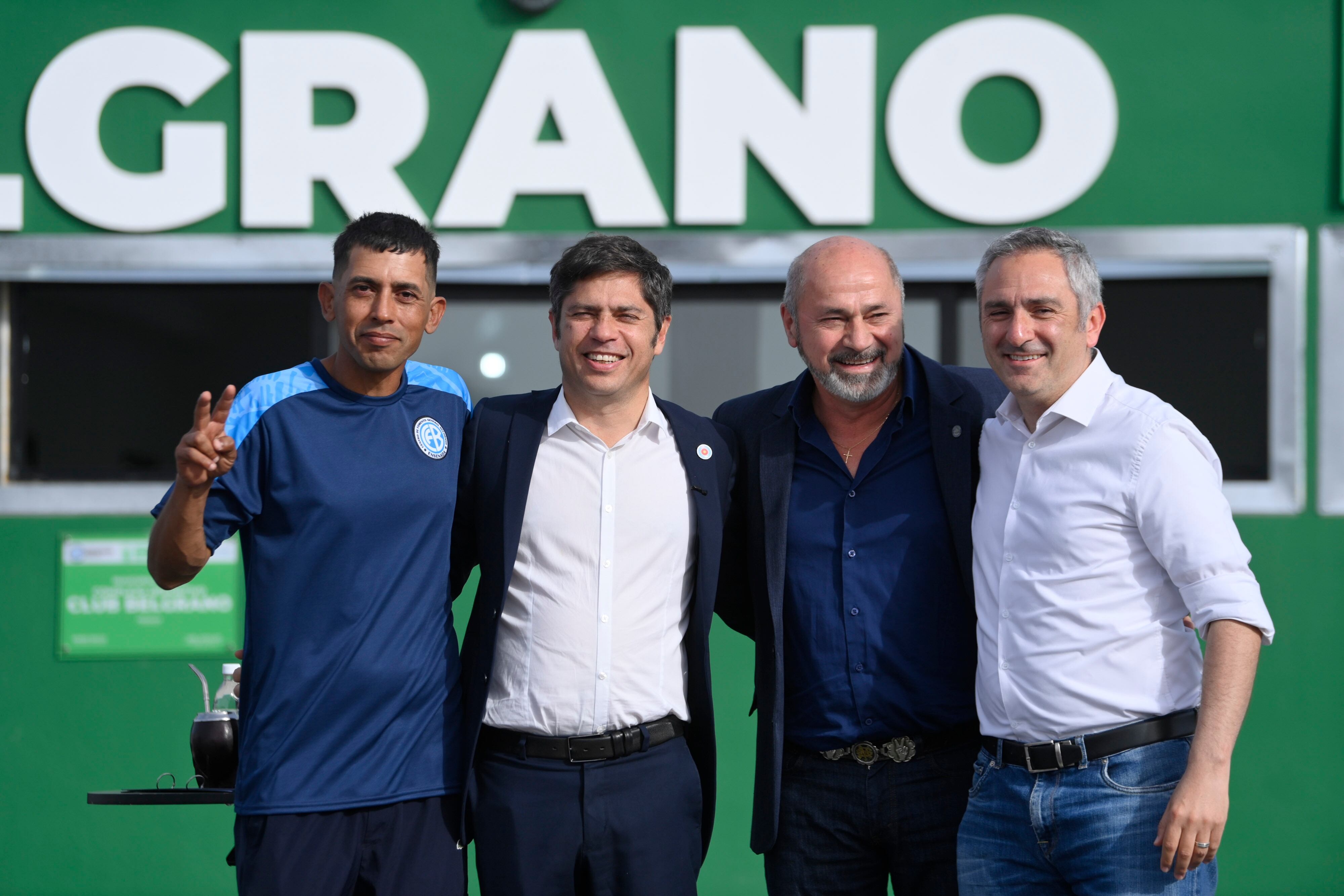 Kicillof, con el intendente Secco y su ministro Larroque, en Ensenada