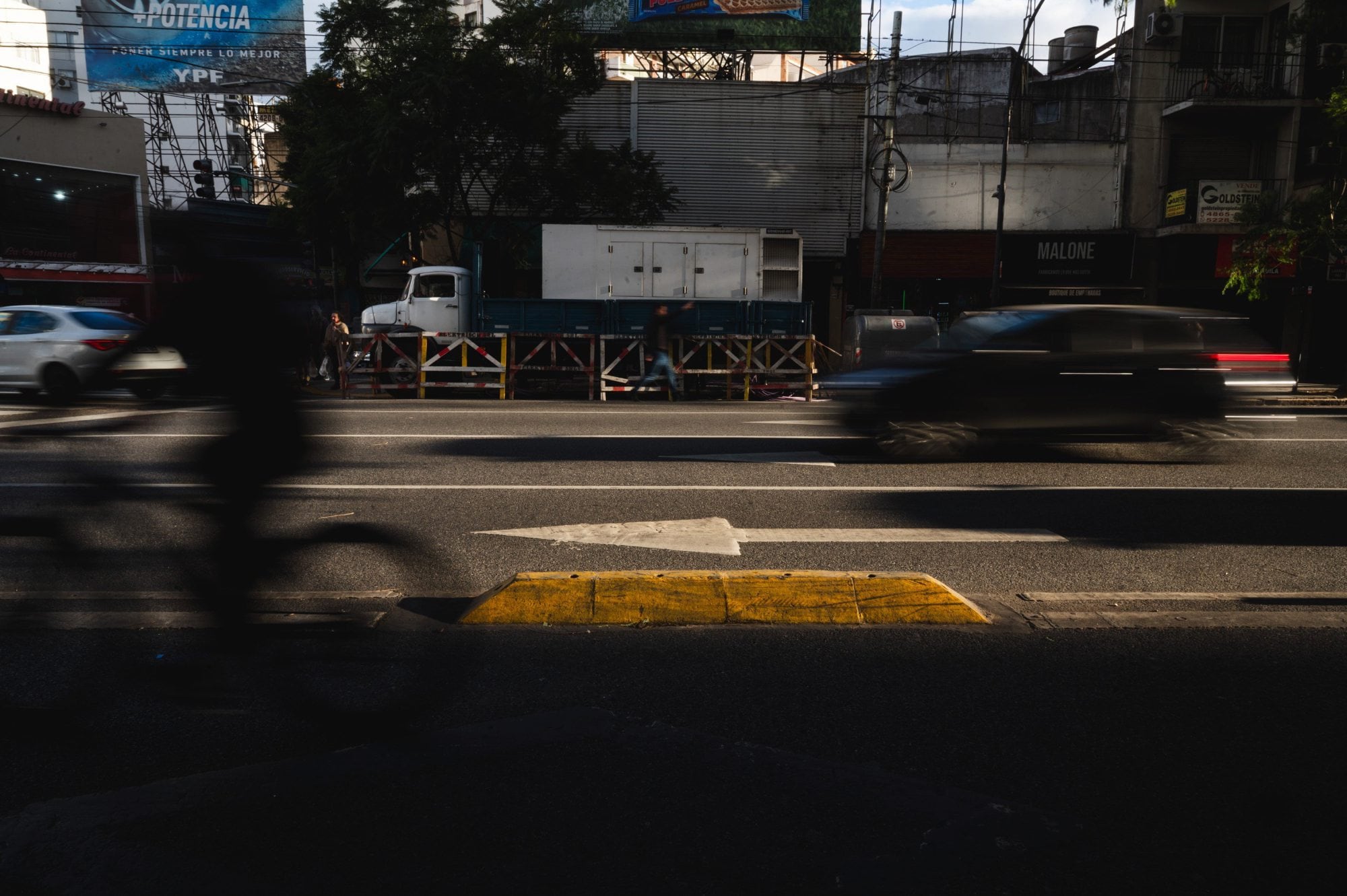 El segundo generador estaba instalado sobre la avenida Corrientes para abastecer de electricidad a los vecinos afectados por los cortes