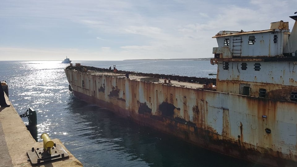 El pesquero ilegal chino Hu Shun Yu 809 fue hundido intencionalmente frente a Madryn para crear un arrecife artificial