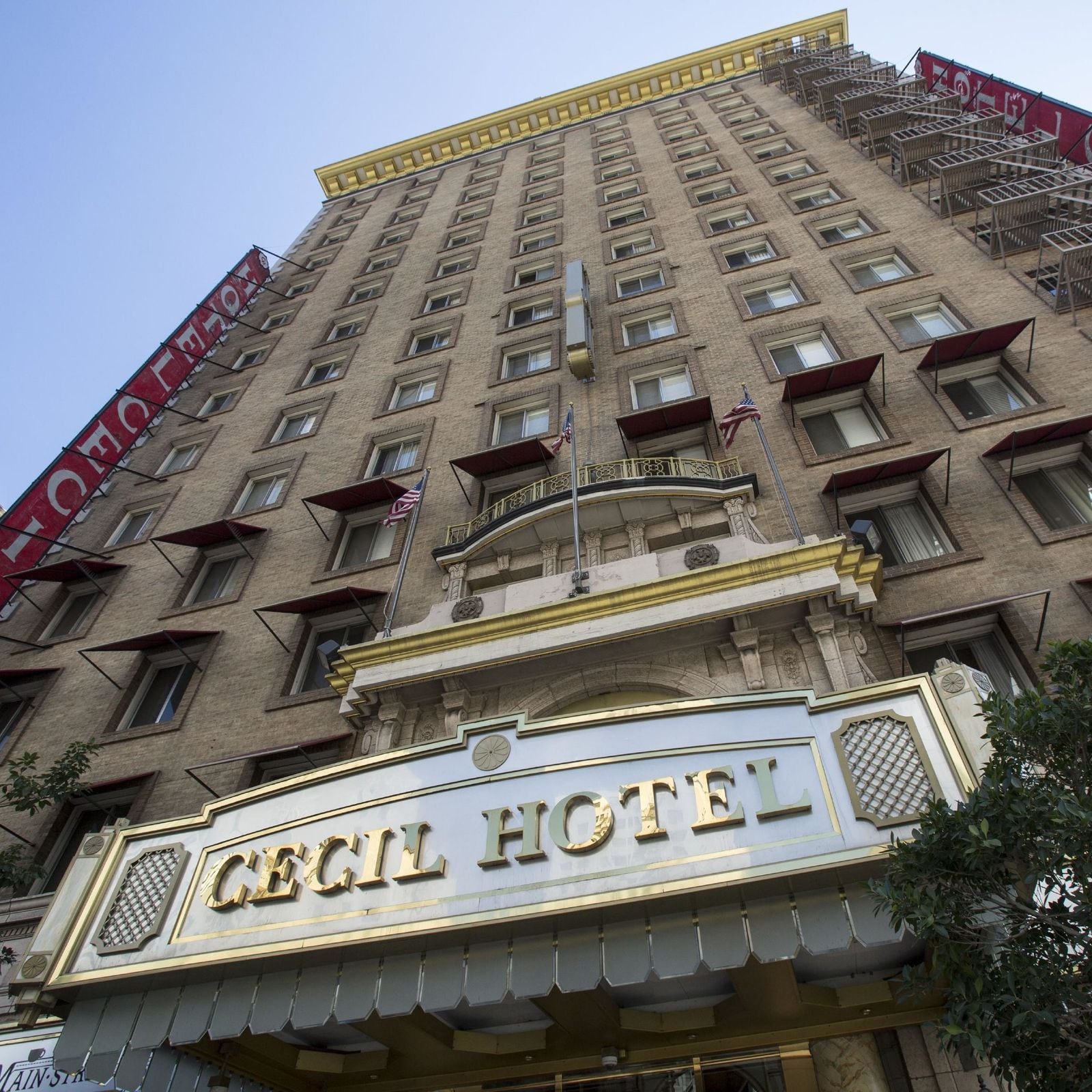 El hotel Cecil comenzó como un complejo de viviendas hace un siglo
