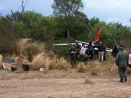 Una avioneta narco se estrella en Salta: dos detenidos y 140 kilos de cocaína hallados entre restos calcinados