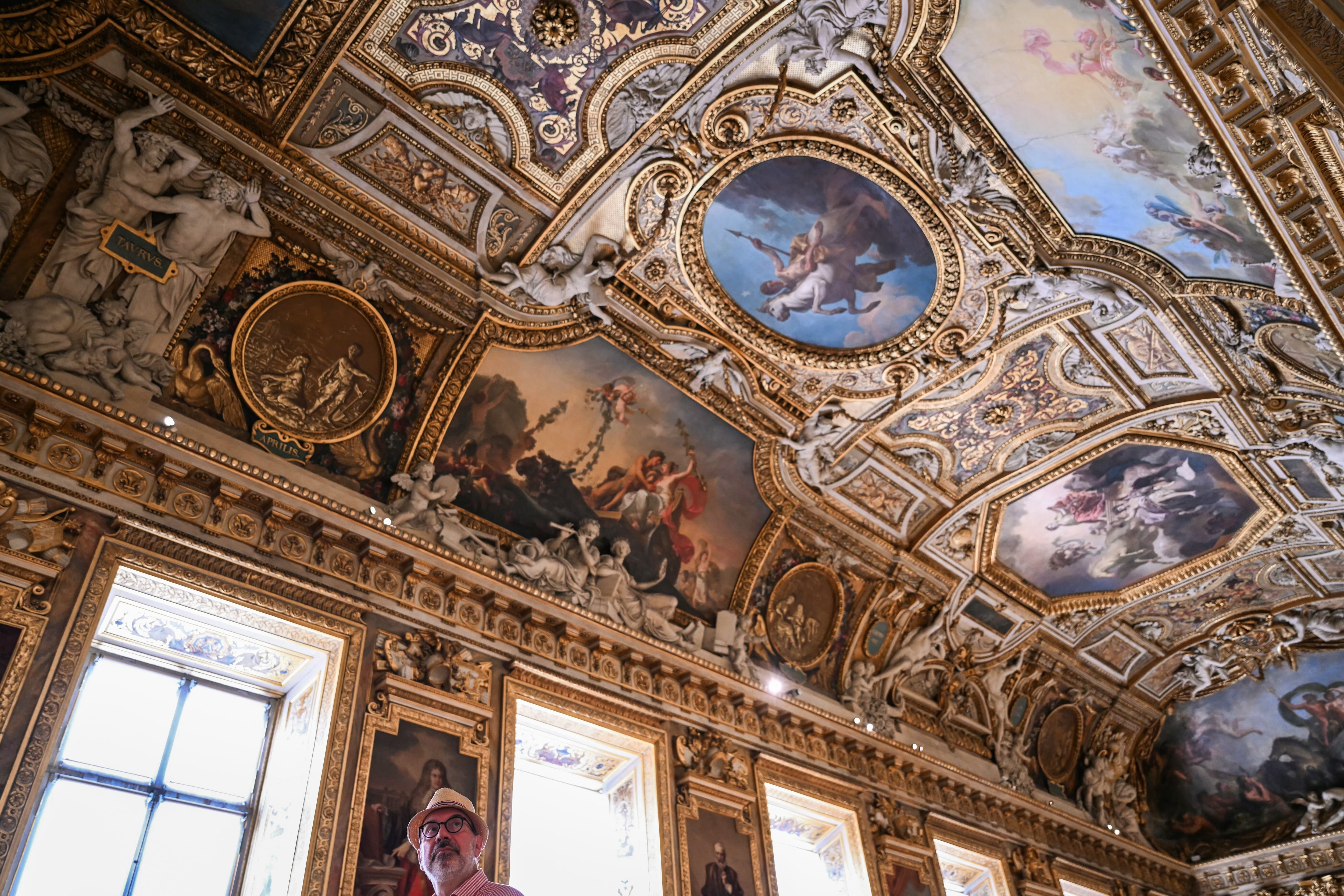 El Louvre reabrió la galería de Apolo, pasados nueve meses del robo a su anterior colección