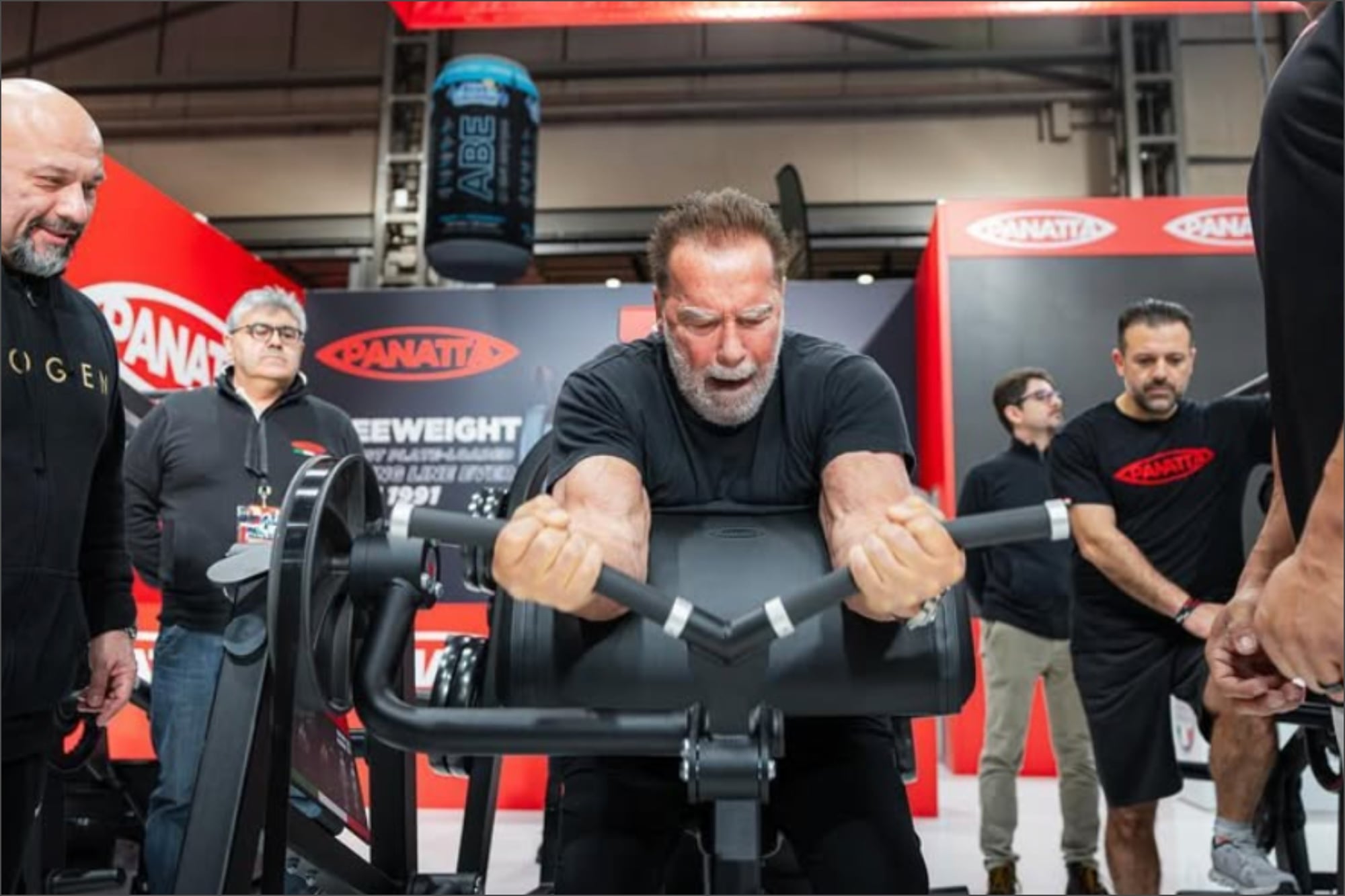 Además del entrenamiento diario, Schwarzenegger aconsejó combinar fibra y proteína en cada comida