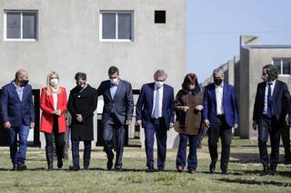 Tres actos de un show sin dirección ni voces afinadas