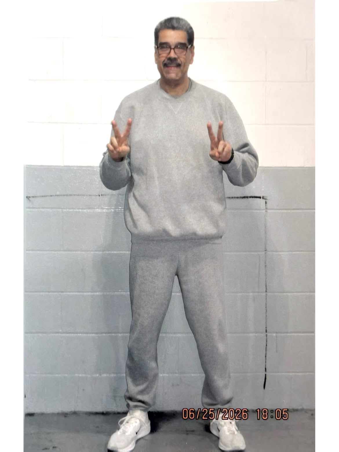 Nicolás Maduro se muestra sonriente en sus primeras fotos siete meses después de su arresto