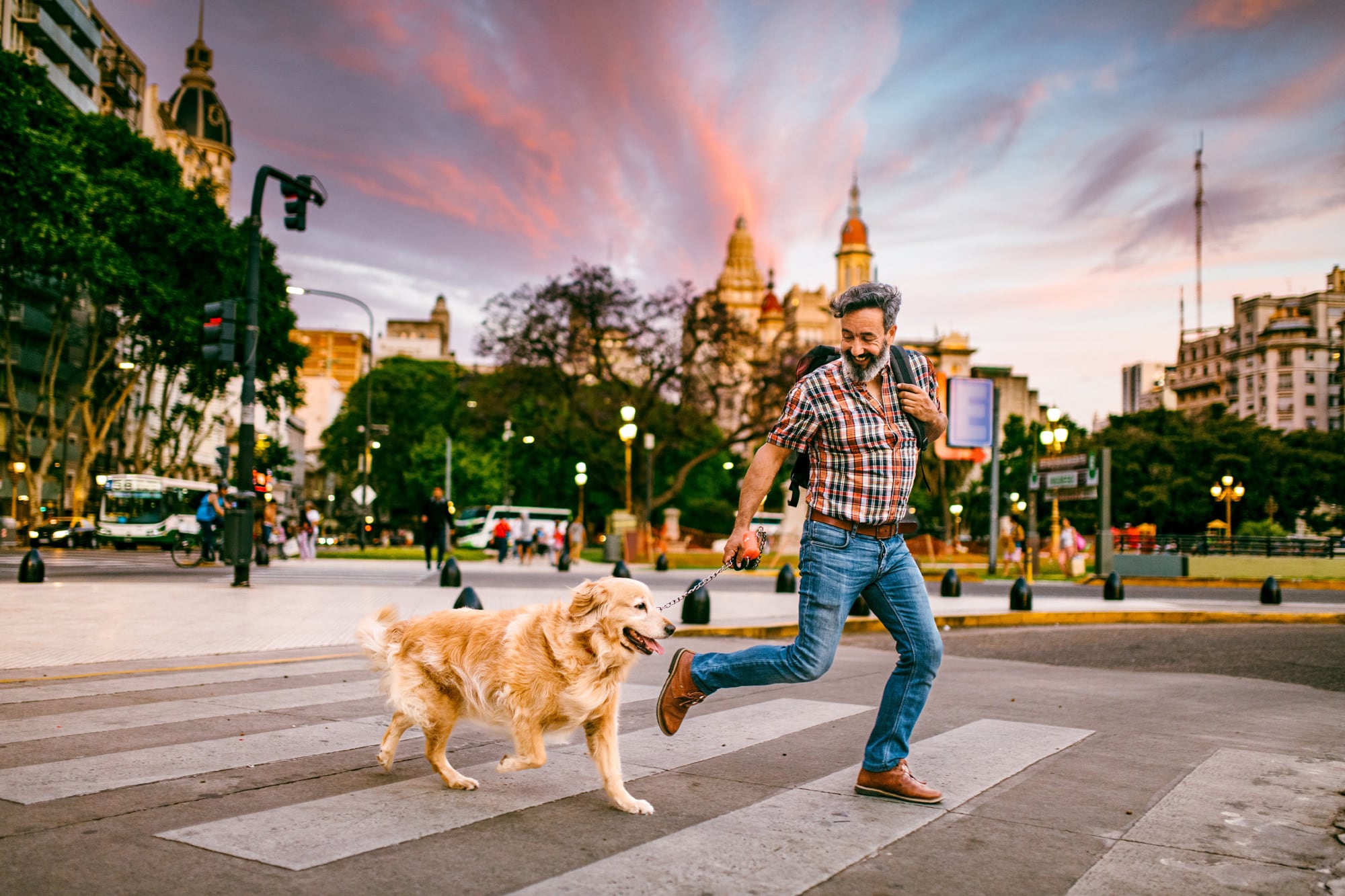 Tener una mascota y sacar a pasear al perro contribuye a mantener la función cognitiva mientras se envejece