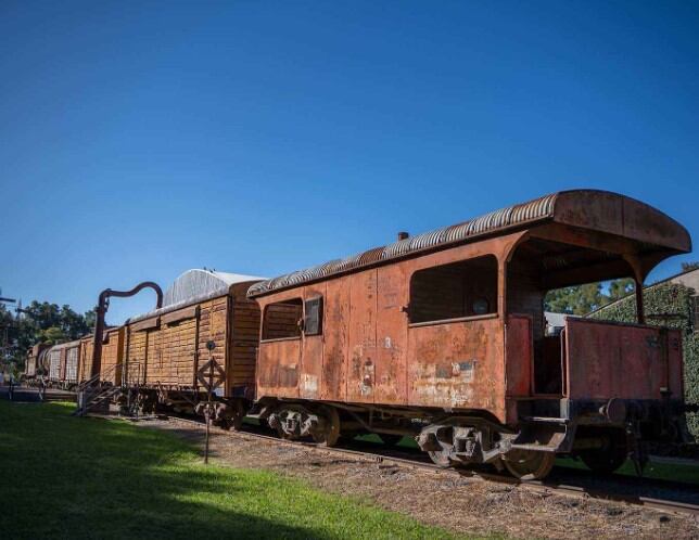 Marzol construyó también una estación de tren y llevó vagones y una locomotora (Foto: www.museoiriarte.com)