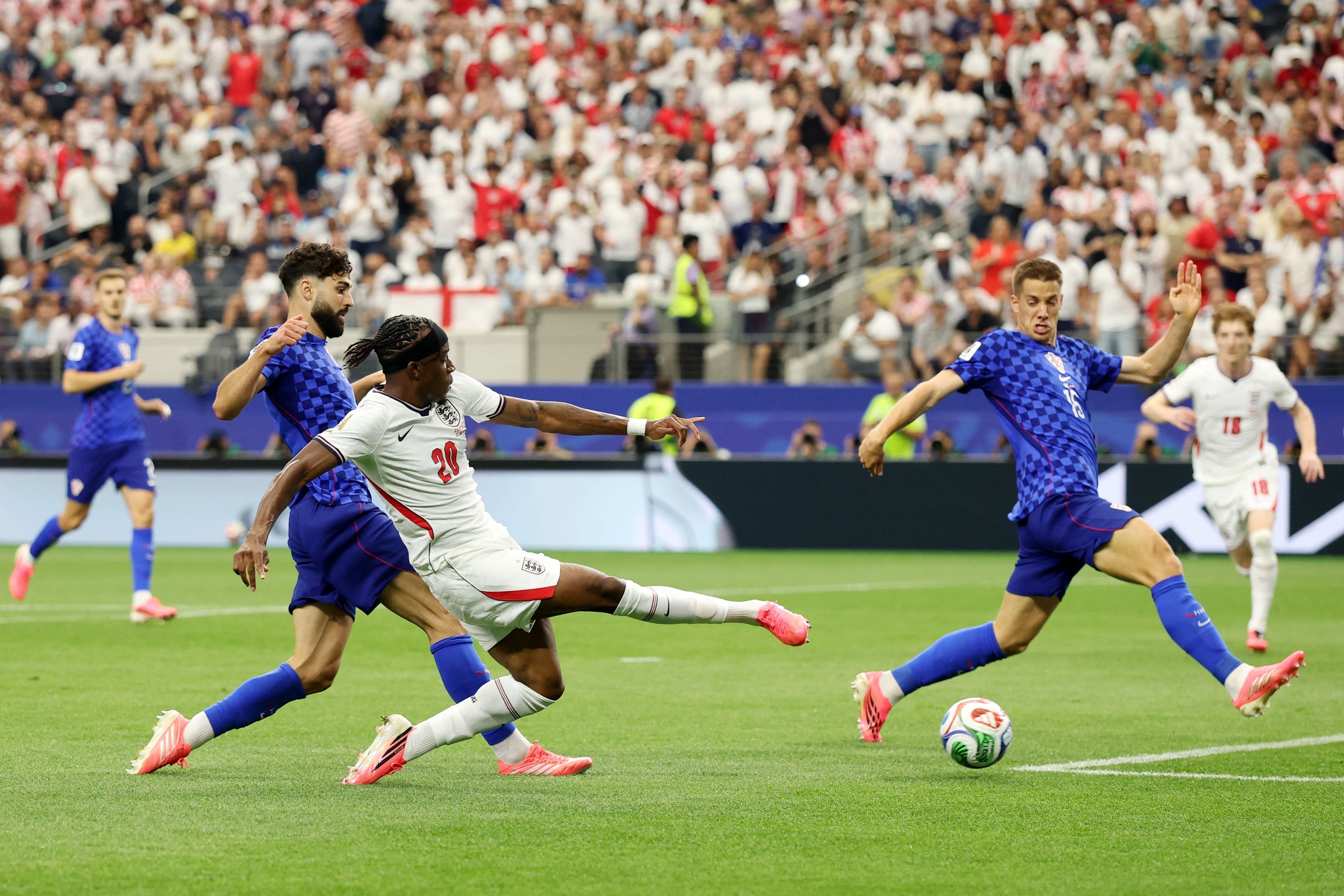 Inglaterra vs. Croacia, EN VIVO por el Mundial 2026: el minuto a minuto del partido 9 Noni Madueke le gana el duelo a Josko Gvardiol